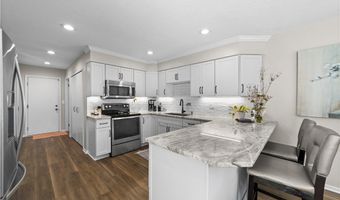 900 Hampton Cir 2, Aurora, OH 44202