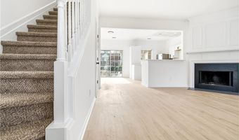 2135 Kilmington Sq, Alpharetta, GA 30009