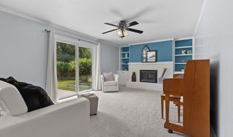 1330 N BRIARCLIFF Dr, Appleton, WI 54915