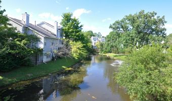 4471 Hillside Ct, Ann Arbor, MI 48105