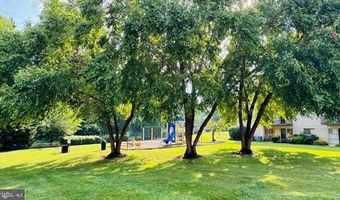 4957 AMERICANA Dr 106, Annandale, VA 22003