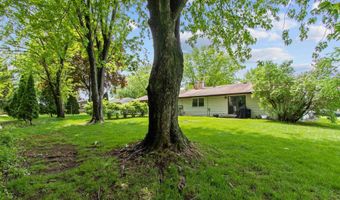 3122 N BLUEMOUND Dr, Appleton, WI 54913