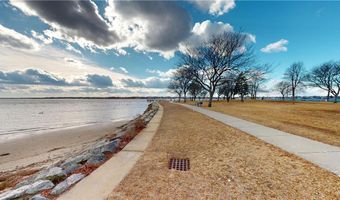 129 Shore Rd, East Providence, RI 02915