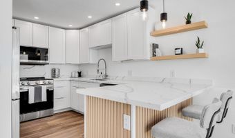 1669 Hoonanea St, Kihei, HI 96753