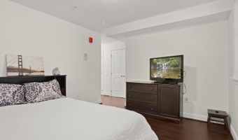 911 KENNEDY St NW #1, Washington, DC 20011