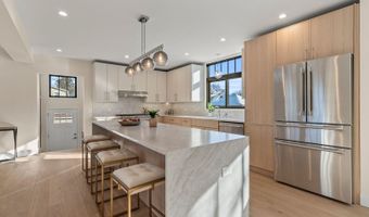 415 N Haddow Ave, Arlington Heights, IL 60004