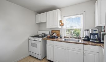 40 Avenel St, Avenel, NJ 07001