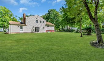 4 Michele Dr, Middletown, NJ 07748