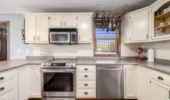 48246 264th St, Brandon, SD 57005