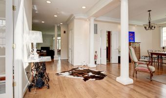 10109 DICKENS Ave, Bethesda, MD 20814