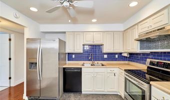 974 Claytonbrook Dr 1A, Ballwin, MO 63011