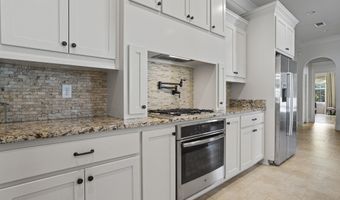 1908 Courtney Ln, Biloxi, MS 39532