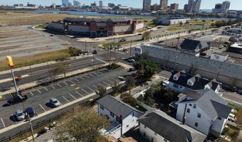 706 Augustine Rd, Atlantic City, NJ 08401