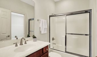 4498 Nottinghill Dr, Avon, IN 46123