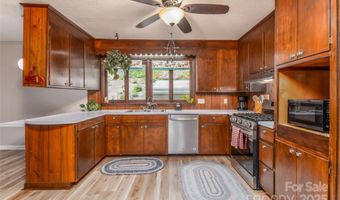 81 Amsoil Dr, Bakersville, NC 28705