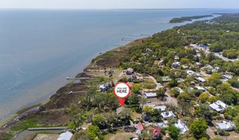 26 17th St, Apalachicola, FL 32320