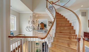 4744 34TH St N, Arlington, VA 22207