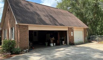455 Forest Ave SE, Baxley, GA 31513