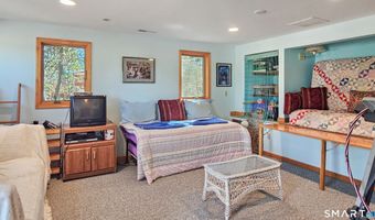 29 Carol St, Danbury, CT 06810