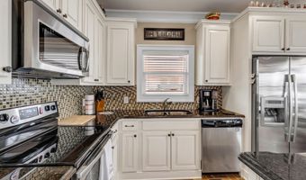 118 Edith Dr, Bay St. Louis, MS 39520