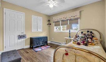 26 Crest Rd, Middletown, NJ 07748
