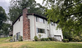 21 Windsor Ln, Cos Cob, CT 06807