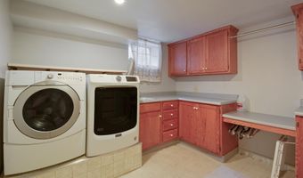 1005 MELTON St, Cheyenne, WY 82009
