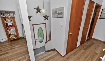 713 10th Ave NW, Altoona, IA 50009