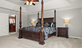 268 Magnolia Trace Dr, Ballwin, MO 63021