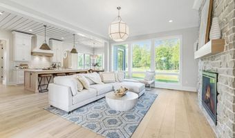 1801 Golfview Dr, Auburn, IN 46706