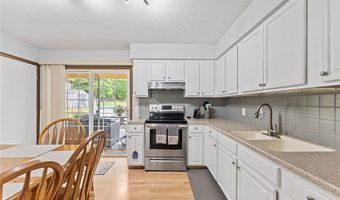 3486 Albrecht Ave, Akron, OH 44312