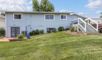 373 Sorrento Dr, Ballwin, MO 63021