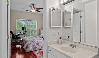 15612 EVERGLADE Ln 401, Bowie, MD 20716