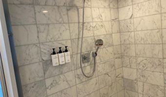 223 Saratoga Rd 2122, Honolulu, HI 96815