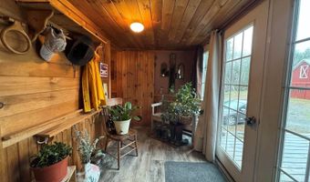 7 Howard Siding Ln, Abbot, ME 04406