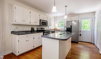 4894 GILBERT STATION Rd, Barboursville, VA 22923