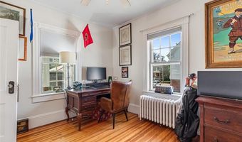 4 Findlay Pl, Newport, RI 02840
