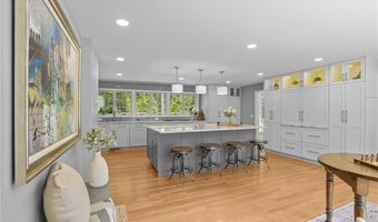 75 Walnut Dr, East Greenwich, RI 02818