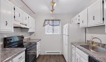 14 Riverview Dr 14, Bridgeport, CT 06604