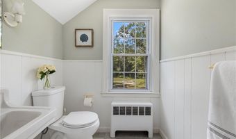 75 Markwood Dr, Barrington, RI 02806