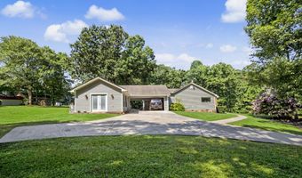 121 Peacock Rd, Barnesville, GA 30204