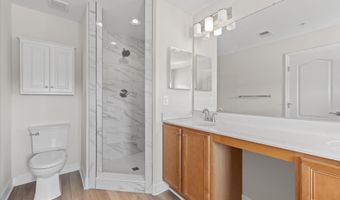 10900 HOLYSTONE Ln 202, Berlin, MD 21811