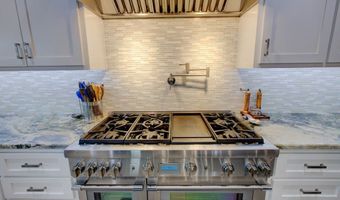 102 Angelfish Ct, Aransas Pass, TX 78336