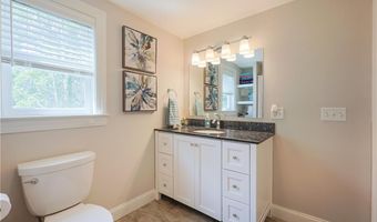 48 Garfield Ave, Bristol, RI 02809
