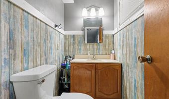 422 W Ctr, Alma, MI 48801