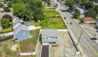 7 Betsey Williams Dr, Warwick, RI 02889