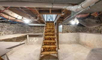 329 W 19th St, Auburn, IN 46706