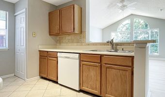 901 Wentworth Ct, Alpharetta, GA 30022