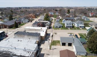 114 N Division Ave, Polo, IL 61064