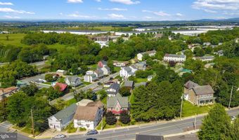 221 FRANKLIN St, Alburtis, PA 18011